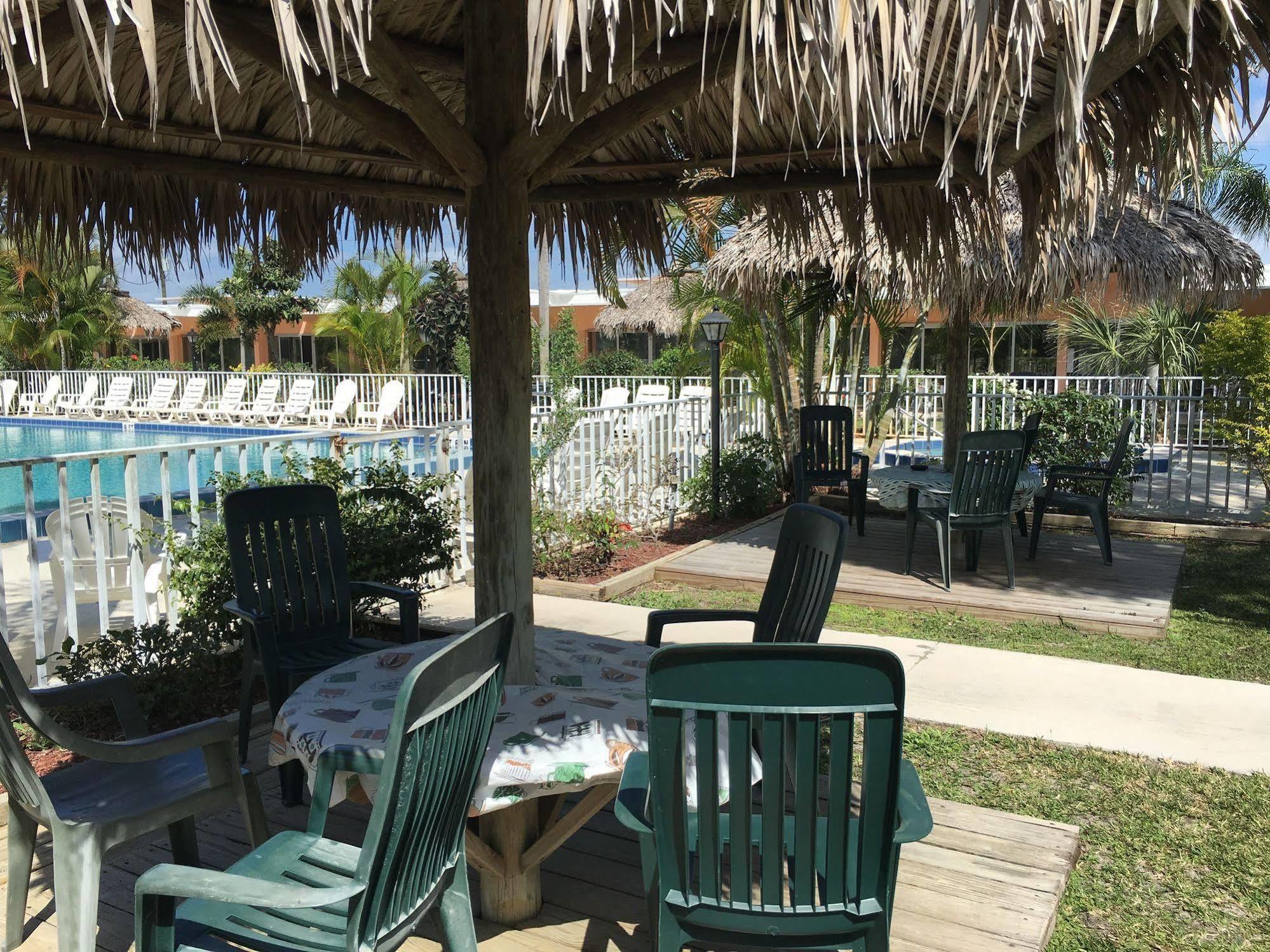 נורת' פורט Warm Mineral Springs Motel מראה חיצוני תמונה