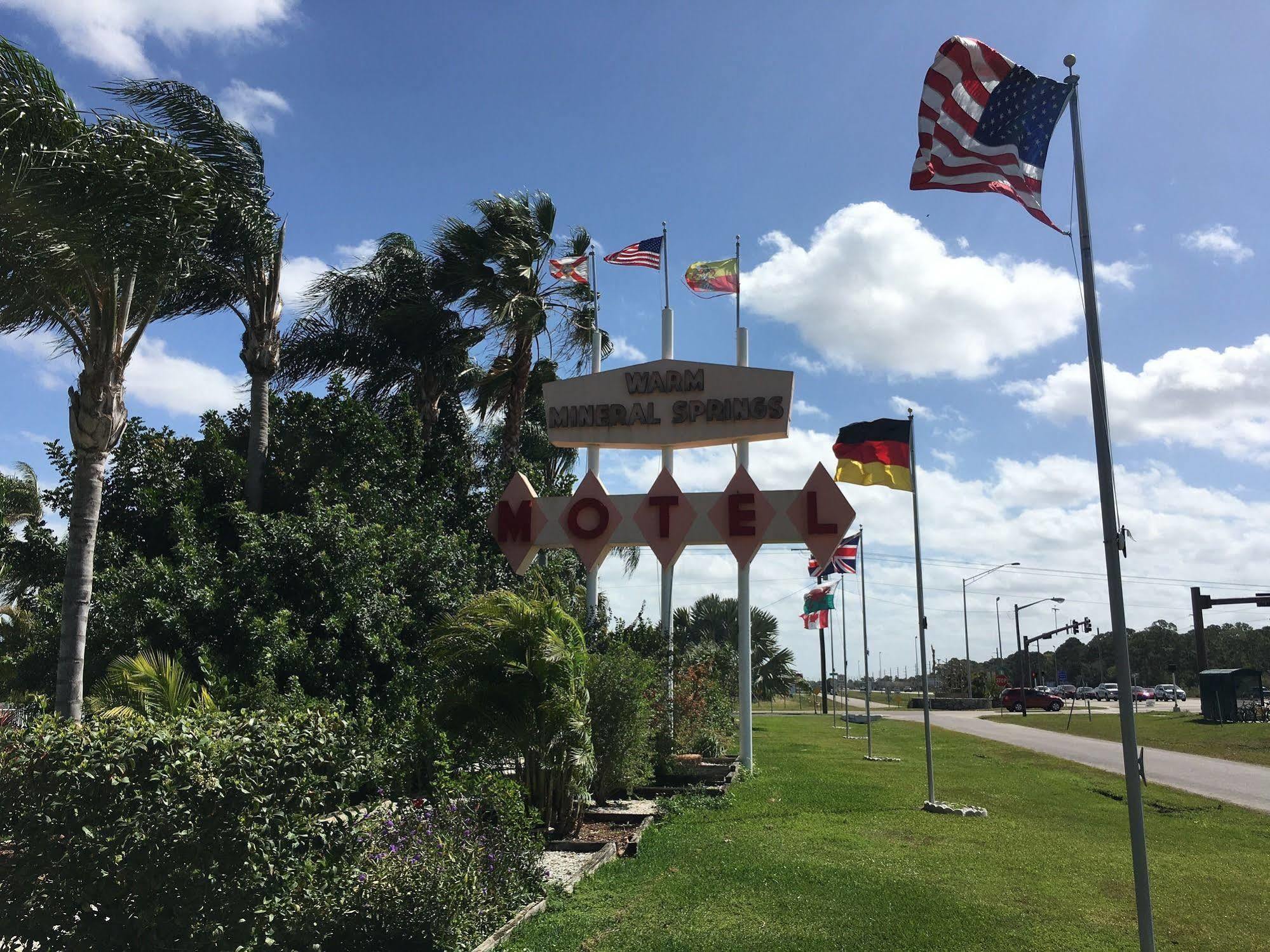 נורת' פורט Warm Mineral Springs Motel מראה חיצוני תמונה